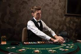 Simbol keamanan digital dan enkripsi pada situs hiburan sports & casino